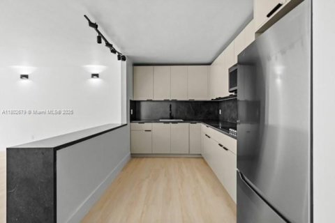 Condo in Homestead, Florida, 2 bedrooms № 1959343 - photo 2