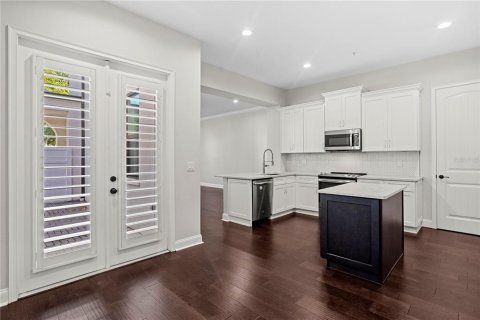 Townhouse in Tampa, Florida 3 bedrooms, 198.35 sq.m. № 1219506 - photo 18