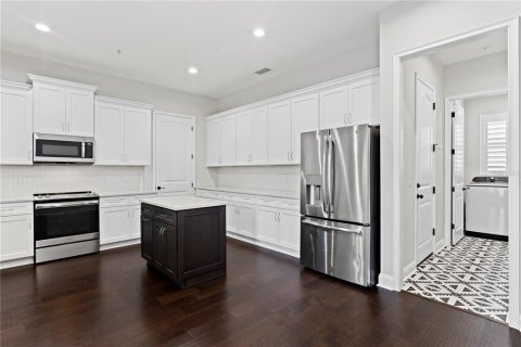 Townhouse in Tampa, Florida 3 bedrooms, 198.35 sq.m. № 1219506 - photo 13