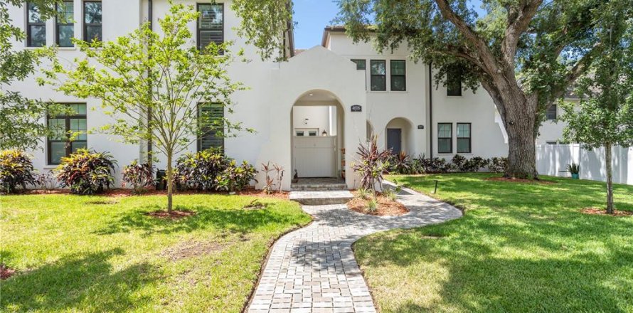 Townhouse in Tampa, Florida 3 bedrooms, 198.35 sq.m. № 1219506