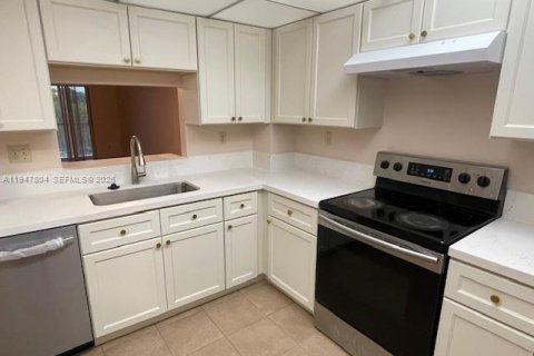 Condo in Coral Springs, Florida, 2 bedrooms  № 2003891