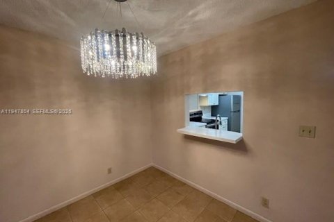 Condo in Coral Springs, Florida, 2 bedrooms  № 2003891 - photo 6