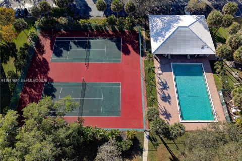 Condo in Coral Springs, Florida, 2 bedrooms  № 2003891 - photo 13