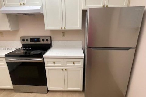 Condo in Coral Springs, Florida, 2 bedrooms  № 2003891 - photo 3