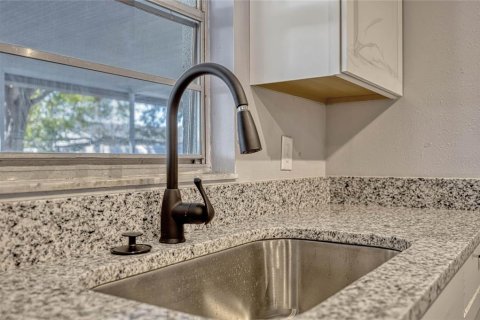 Villa ou maison à vendre à Kissimmee, Floride: 2 chambres, 92.9 m2 № 1572241 - photo 7