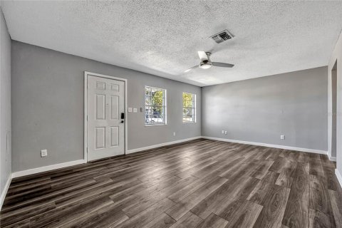 Villa ou maison à vendre à Kissimmee, Floride: 2 chambres, 92.9 m2 № 1572241 - photo 10