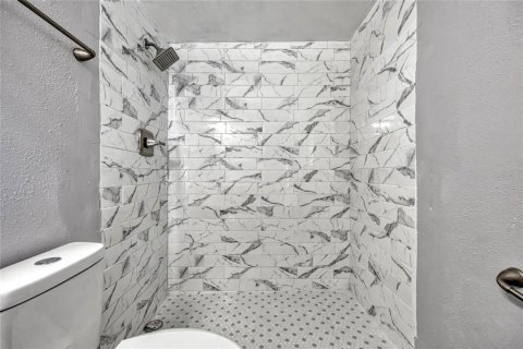 Villa ou maison à vendre à Kissimmee, Floride: 2 chambres, 92.9 m2 № 1572241 - photo 22