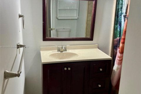 Condo in Weston, Florida, 2 bedrooms  № 1966884 - photo 11