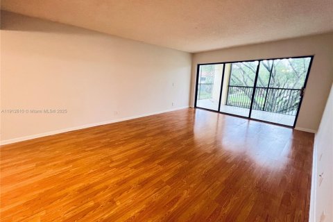 Condo in Weston, Florida, 2 bedrooms  № 1966884 - photo 6