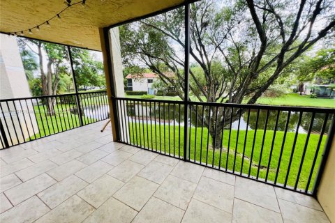 Condo in Weston, Florida, 2 bedrooms  № 1966884 - photo 1