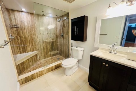 Condo in Weston, Florida, 2 bedrooms  № 1966884 - photo 10