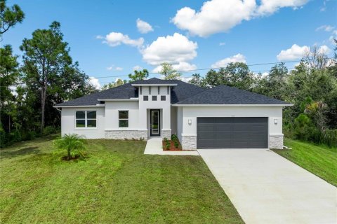 House in North Port, Florida 3 bedrooms, 184.23 sq.m. № 1903815 - photo 1