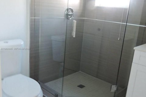 Touwnhouse à louer à Miami, Floride: 3 chambres, 130.06 m2 № 2025775 - photo 4