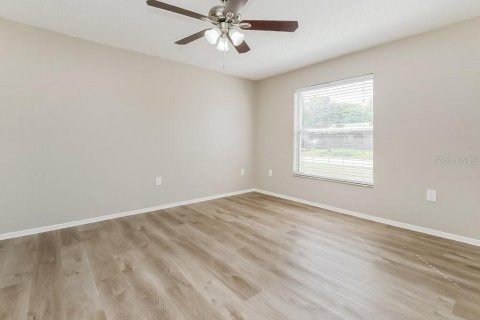 Villa ou maison à louer à New Port Richey, Floride: 3 chambres, 119.19 m2 № 2406284 - photo 8