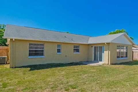Villa ou maison à louer à New Port Richey, Floride: 3 chambres, 119.19 m2 № 2406284 - photo 16