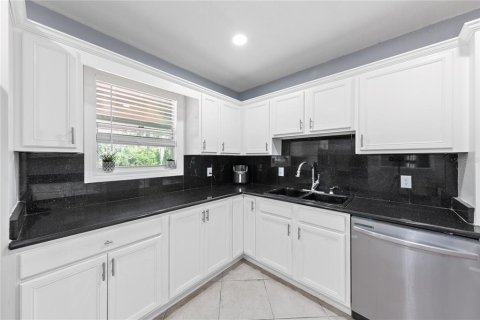 Villa ou maison à vendre à Jacksonville, Floride: 3 chambres, 158.68 m2 № 2321681 - photo 10