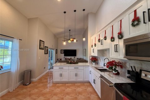 Casa en venta en Miami, Florida, 4 dormitorios, 195.65 m2 № 2000069 - foto 6