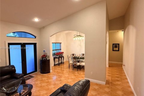 Casa en venta en Miami, Florida, 4 dormitorios, 195.65 m2 № 2000069 - foto 15