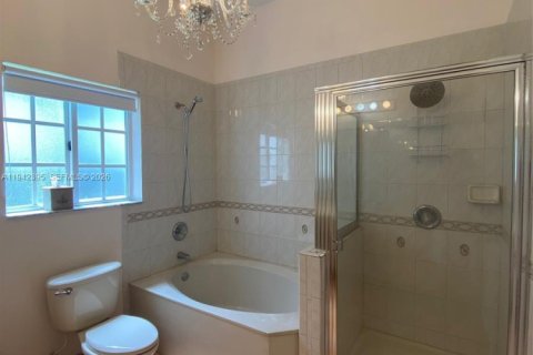 Casa en venta en Miami, Florida, 4 dormitorios, 195.65 m2 № 2000069 - foto 21