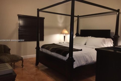 Casa en venta en Miami, Florida, 4 dormitorios, 195.65 m2 № 2000069 - foto 19