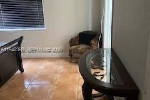 Casa en venta en Miami, Florida, 4 dormitorios, 195.65 m2 № 2000069 - foto 26