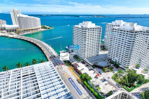 Commercial property in Miami, Florida № 2008506 - photo 3