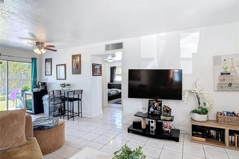 Commercial property in Miami, Florida 154.59 sq.m. № 1727110 - photo 29