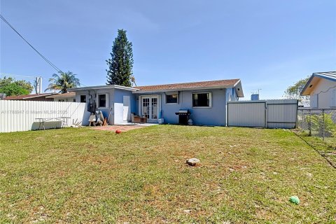 Commercial property in Miami, Florida 154.59 sq.m. № 1727110 - photo 22
