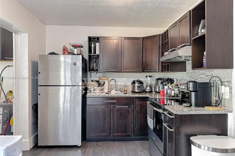 Commercial property in Miami, Florida 154.59 sq.m. № 1727110 - photo 10