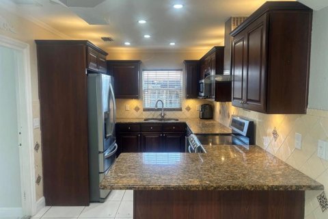 Купить виллу или дом в Тампа, Флорида 4 комнаты, 231.79м2, № 2217079 - фото 6