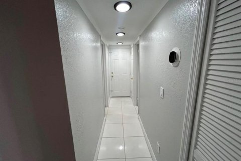 Купить виллу или дом в Тампа, Флорида 4 комнаты, 231.79м2, № 2217079 - фото 12