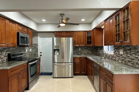 Villa ou maison à louer à Fort Lauderdale, Floride: 3 chambres, 126.25 m2 № 2375018 - photo 8