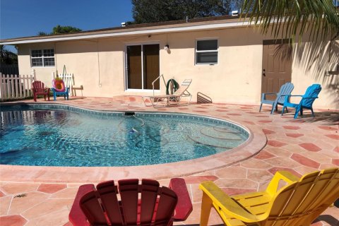 Villa ou maison à louer à Fort Lauderdale, Floride: 3 chambres, 126.25 m2 № 2375018 - photo 13