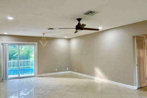 Villa ou maison à louer à Fort Lauderdale, Floride: 3 chambres, 126.25 m2 № 2375018 - photo 6