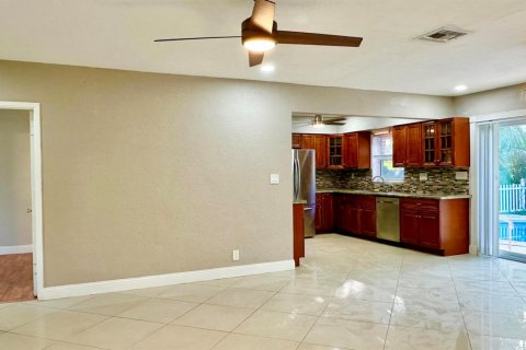 Villa ou maison à louer à Fort Lauderdale, Floride: 3 chambres, 126.25 m2 № 2375018 - photo 7