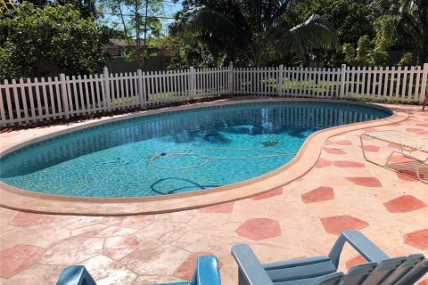 Villa ou maison à louer à Fort Lauderdale, Floride: 3 chambres, 126.25 m2 № 2375018 - photo 11