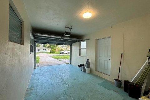 Villa ou maison à louer à Fort Lauderdale, Floride: 3 chambres, 126.25 m2 № 2375018 - photo 29
