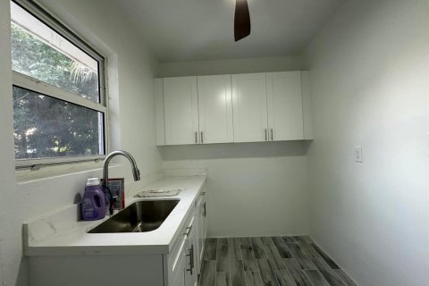 Villa ou maison à louer à Fort Lauderdale, Floride: 3 chambres, 126.25 m2 № 2375018 - photo 27