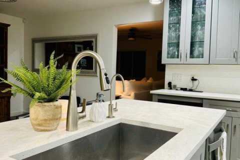 House in Lake Park, Florida 5 bedrooms, 288 sq.m. № 2260158 - photo 20