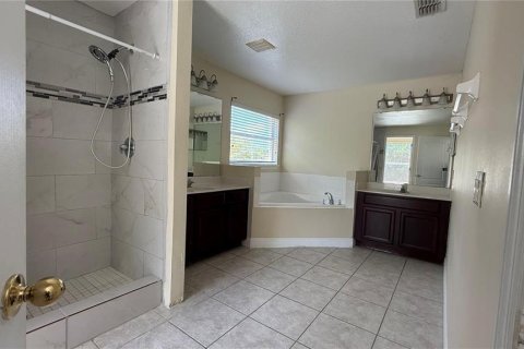 Casa en alquiler en Kissimmee, Florida, 4 dormitorios, 261.33 m2 № 1880970 - foto 24