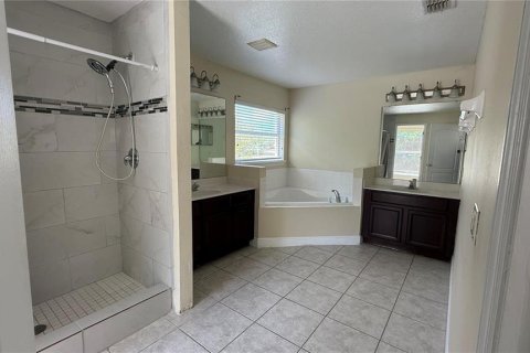 Casa en alquiler en Kissimmee, Florida, 4 dormitorios, 261.33 m2 № 1880970 - foto 25