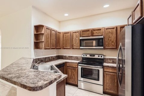 Adosado en alquiler en Homestead, Florida, 3 dormitorios, 146.79 m2 № 2012153 - foto 3