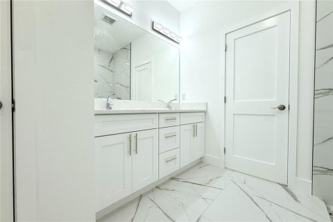 Villa ou maison à vendre à Tampa, Floride: 4 chambres, 181.9 m2 № 2213139 - photo 23