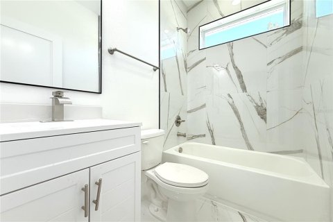 Villa ou maison à vendre à Tampa, Floride: 4 chambres, 181.9 m2 № 2213139 - photo 19