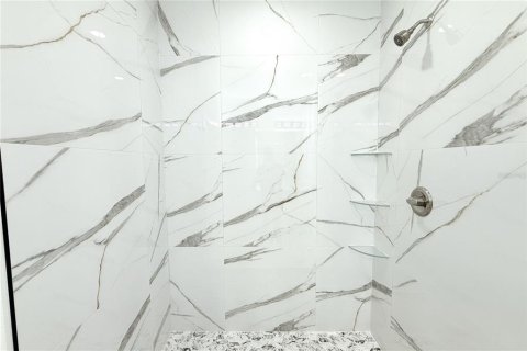 Villa ou maison à vendre à Tampa, Floride: 4 chambres, 181.9 m2 № 2213139 - photo 20