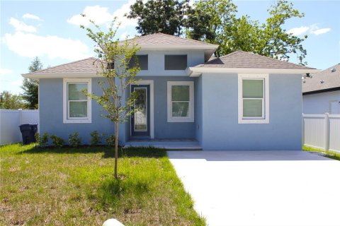 Villa ou maison à Tampa, Floride 4 chambres, 181.9 m2 № 2213139