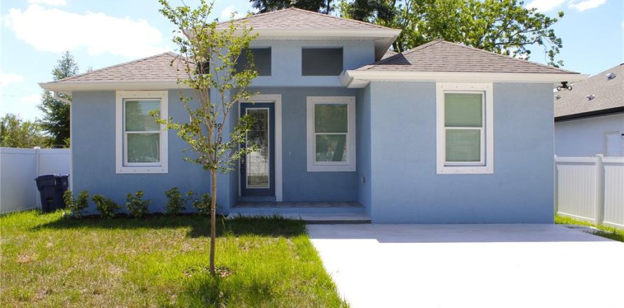 Villa ou maison à Tampa, Floride 4 chambres, 181.9 m2 № 2213139
