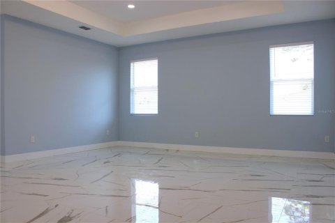 Villa ou maison à vendre à Tampa, Floride: 4 chambres, 181.9 m2 № 2213139 - photo 8