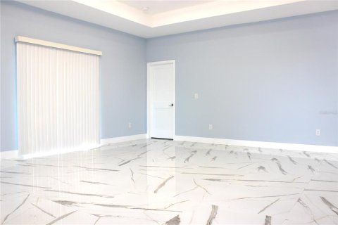 Villa ou maison à vendre à Tampa, Floride: 4 chambres, 181.9 m2 № 2213139 - photo 11