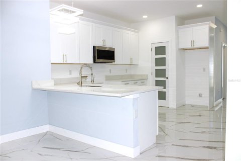 Villa ou maison à vendre à Tampa, Floride: 4 chambres, 181.9 m2 № 2213139 - photo 14